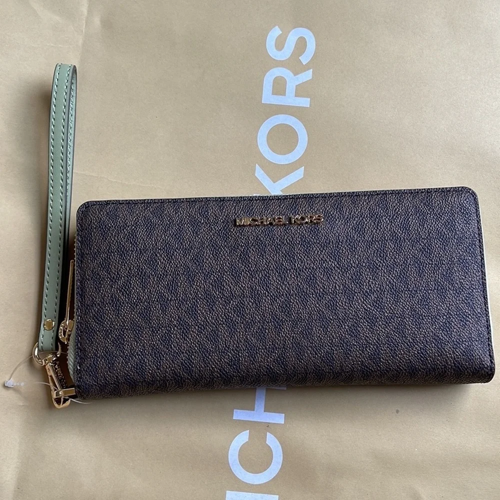 Michael Kors Jet Set Travel Large Travel CONTINENTAL Light Sage